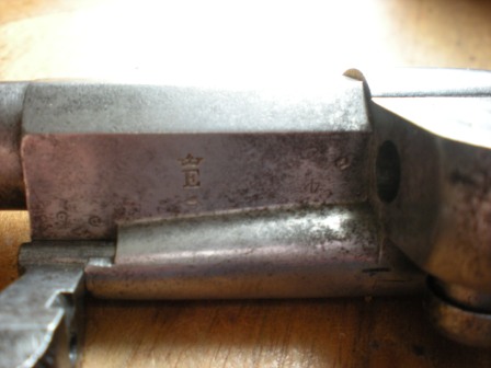 Marquage E couronné de la manufacture de Saint Etienne revolver 1873