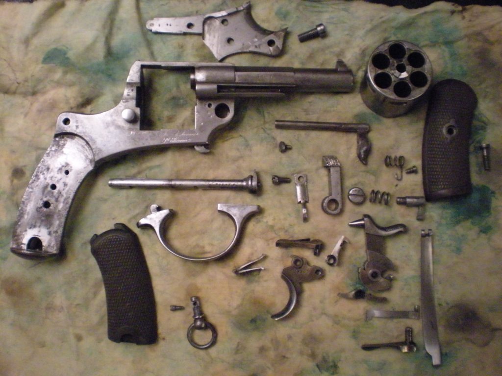 revolver modèle 1873 démonté complétement
