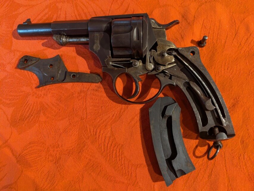 Revolver modèle 1874 du commerce belge, vendu par Claude Drillien arquebusier à Clermont Ferrand