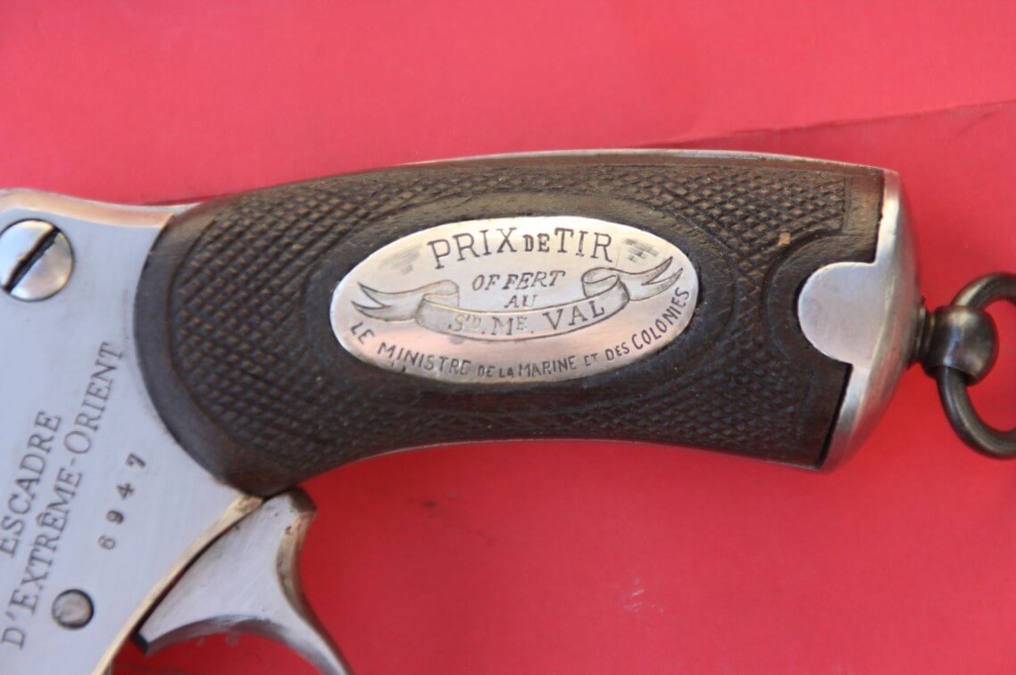 Revolver mle 1873 de marine prix de tir Escadre d'Extrême-Orient: plaquette prix de tir