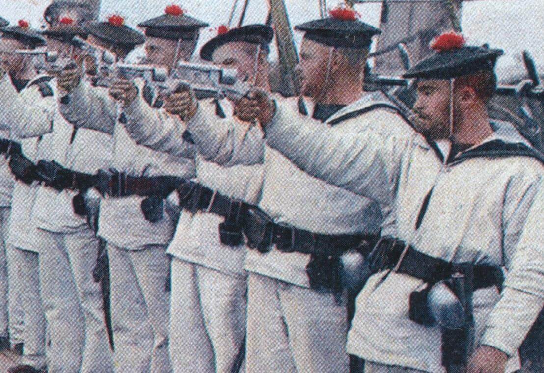 Marins à l'entrainement au tir au revolver 1873, etui de revolver pour la marine et cartouchière marine