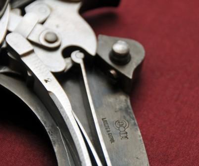 Revolver 1887 - 1889/90 Lamure et Gidrol: mécanisme et pièces internes bouchonnées et marquage Lamure & Gidrol