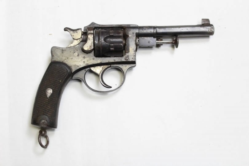Revolver modèle 1887 du commerce, avec clé de démontage