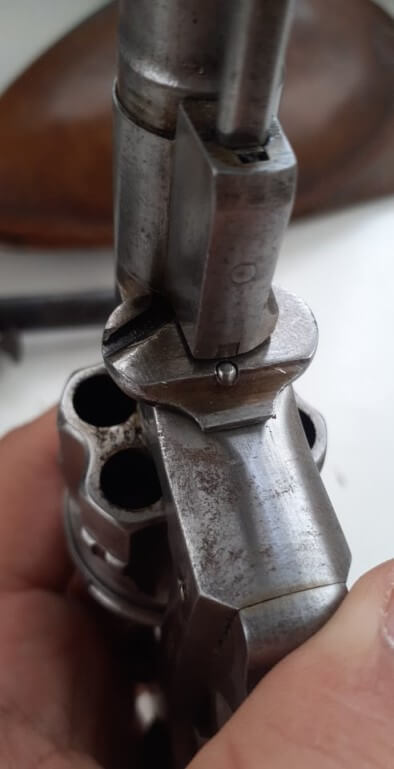 Comparaison revolver d'ordonnance modèle 1887 contrat militaire, modèle 1887 du commerce de Saint Etienne et fabrication civile belge du 1887