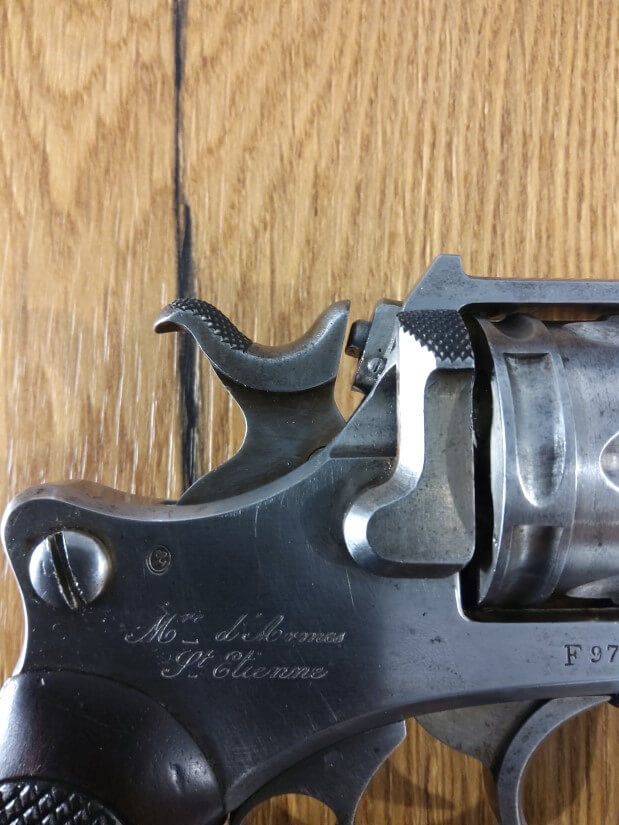 Comparaison revolver d'ordonnance modèle 1887 contrat militaire, modèle 1887 du commerce de Saint Etienne et fabrication civile belge du 1887