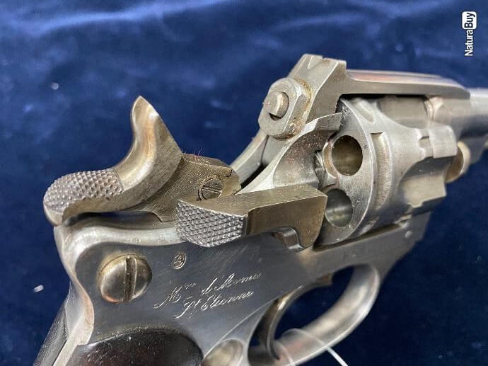 Revolver modèle 1887 militaire chien armé et portière ouverte