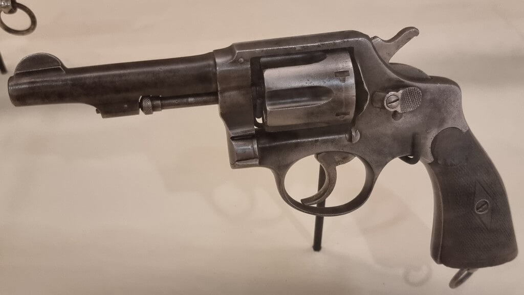 Revolver type 92 espagnol d'Henri Marty