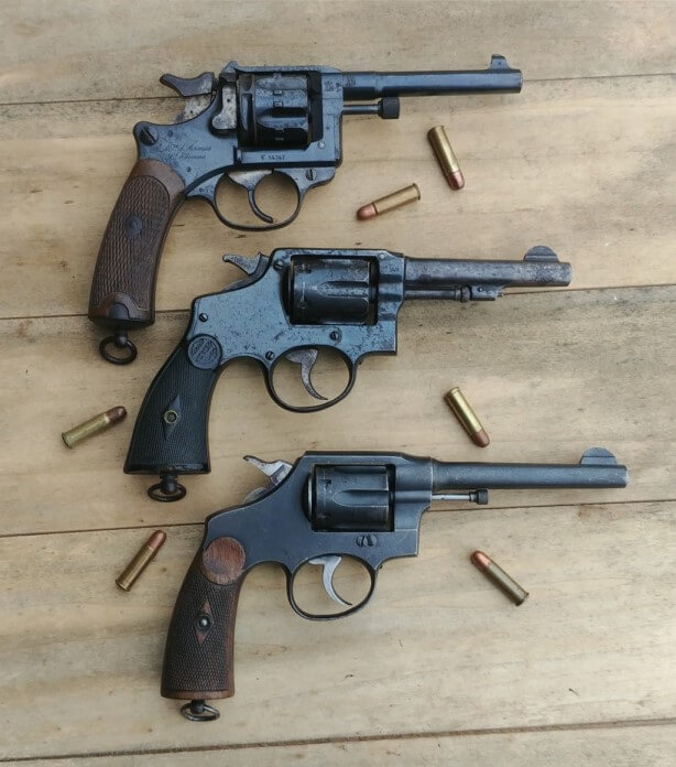 Comparaison revolver modèle 1892 Saint Etienne et 92 Espagnol type Smith & Wesson et Colt