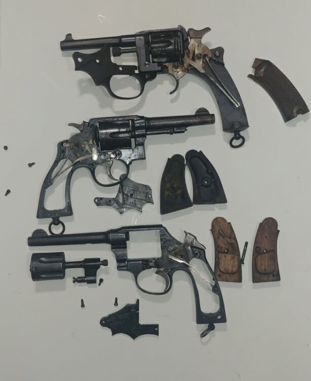 Comparaison des mécanismes entre les différents 92 Espagnols et un revolver d'ordonnance modèle 1892