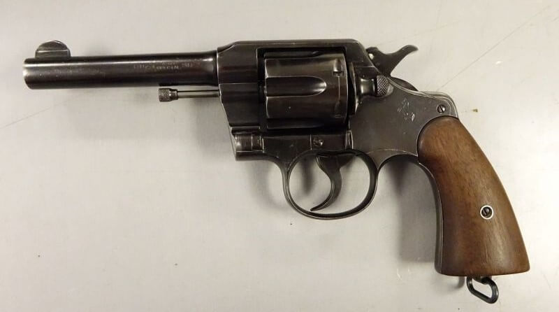 Révolver Colt Army Special pour l'Armée Française, en calibre 38. commande de 660 revolvers en Février 1915.