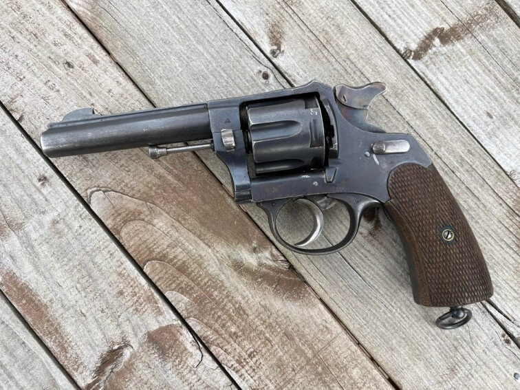 revolver modèle 1915 Roumain