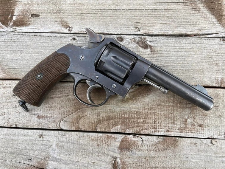 revolver modèle 1915 Roumain