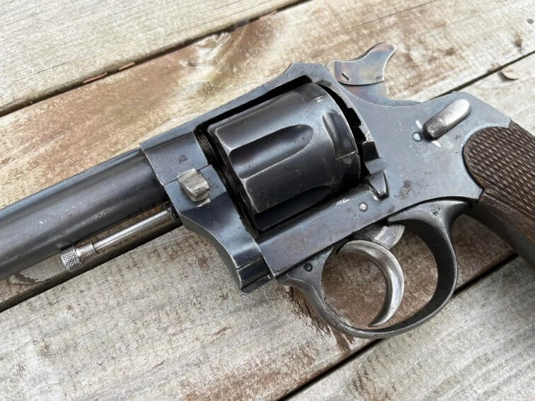 revolver modèle 1915 Roumain