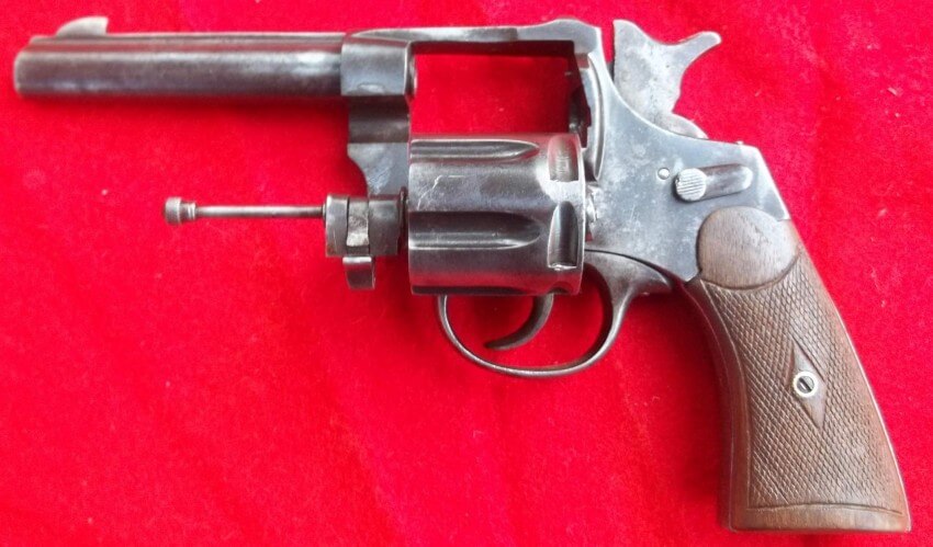 revolver modèle 1915 Roumain
