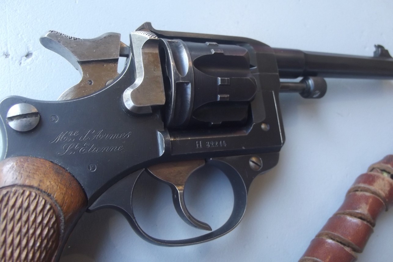 Revolver modèle 1892 sans marquages sur le canon