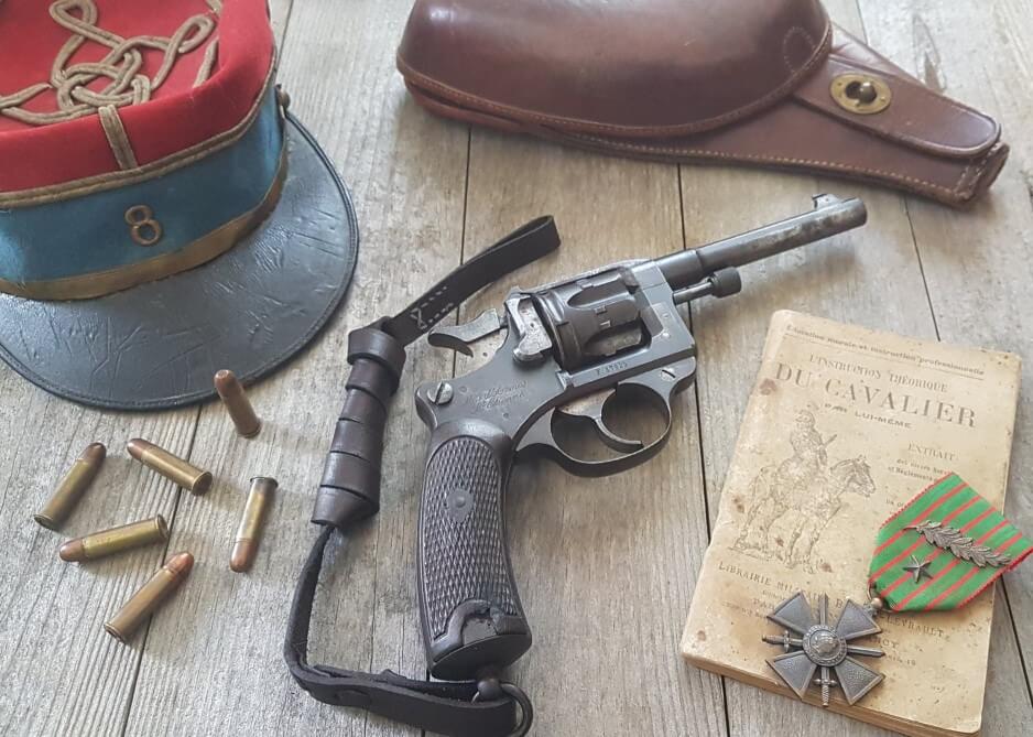 revolver modèle 1892 et étui jambon