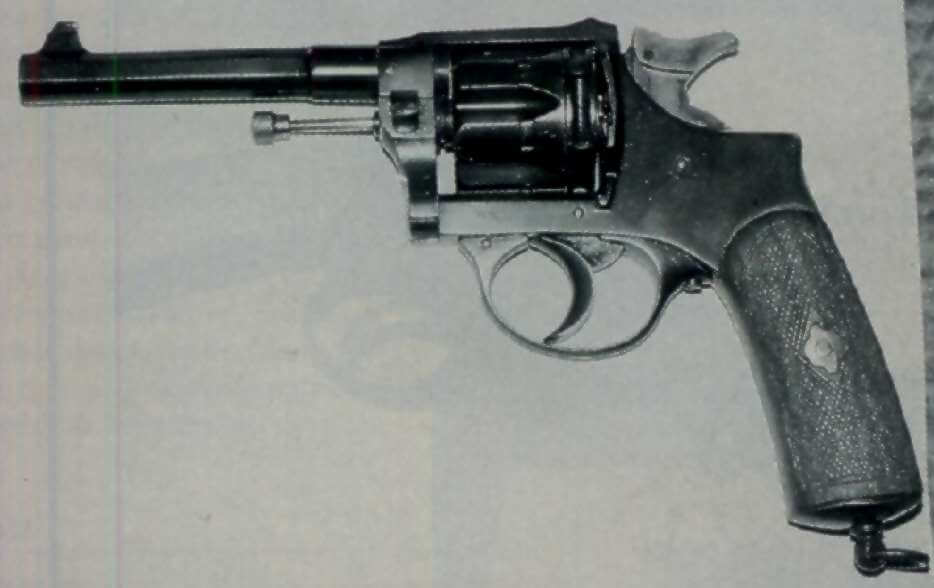 revolver modèle 1915 de la Manufacture Française d'Armes et Cycles de Saint Etienne