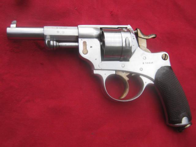 Revolver modèle 1873 utilisé par la police supplétive de Dakar