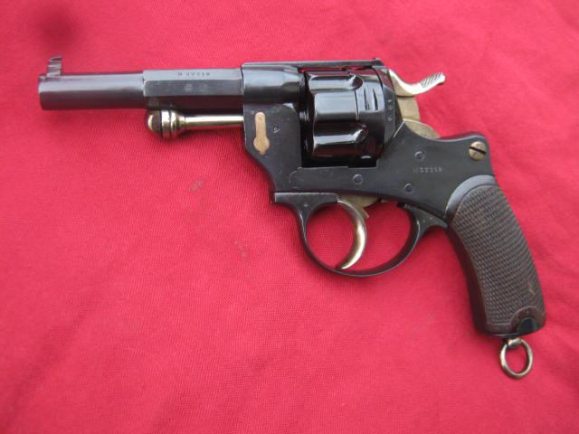 Revolver modèle 1874 utilisé par la police supplétive de Dakar
