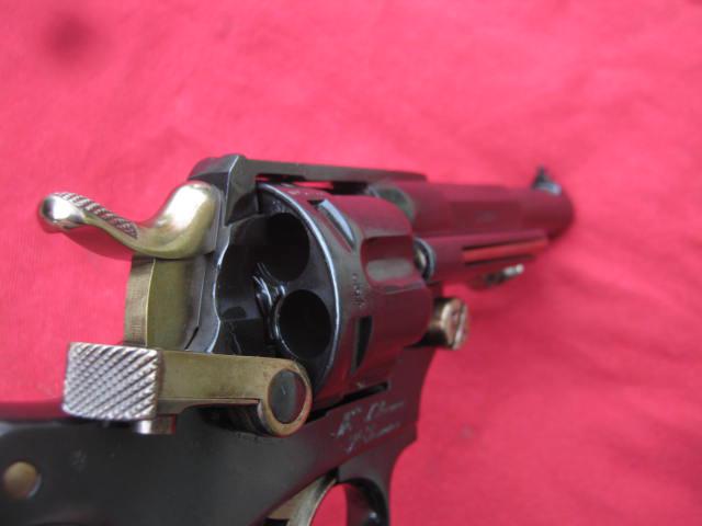 Revolver modèle 1874 utilisé par la police supplétive de Dakar