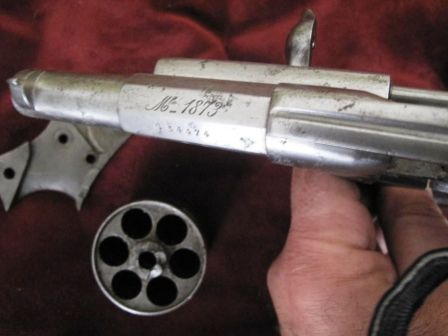revolver modèle 1873: barillet avec drageoir unique