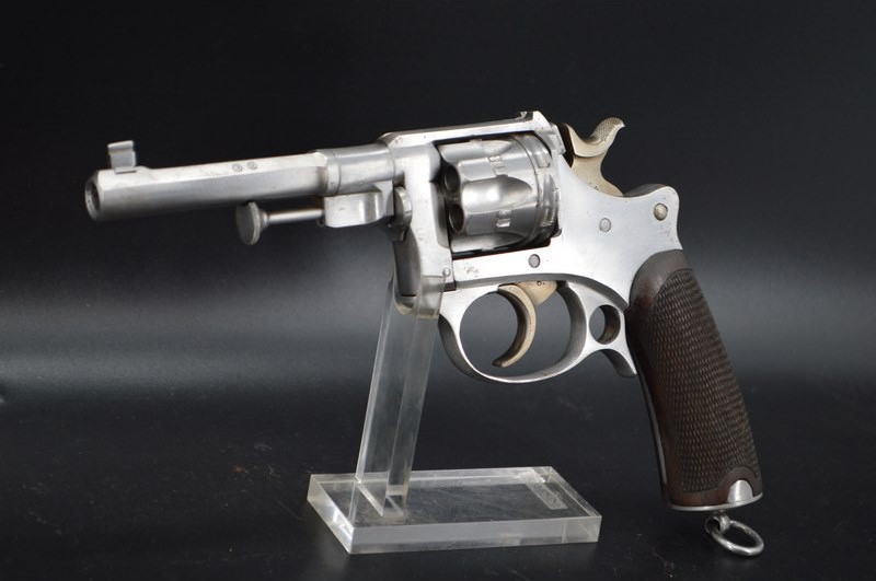 Revolver d'essai modèle 1887