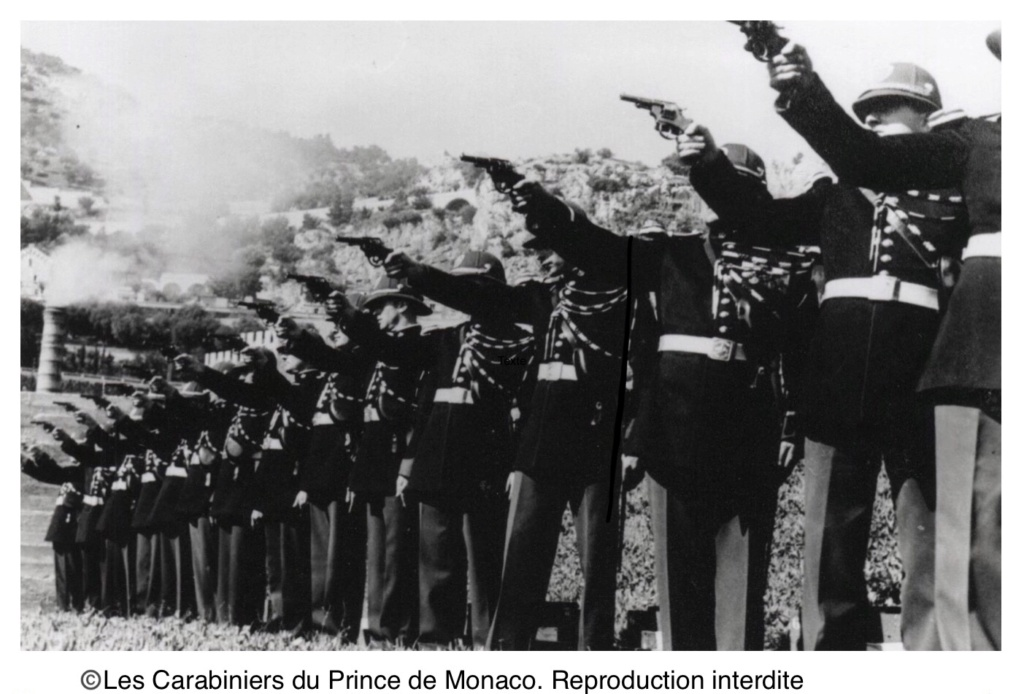 Carabiniers du Prince de Monaco, tir au revolver modèle 1874 et 1873