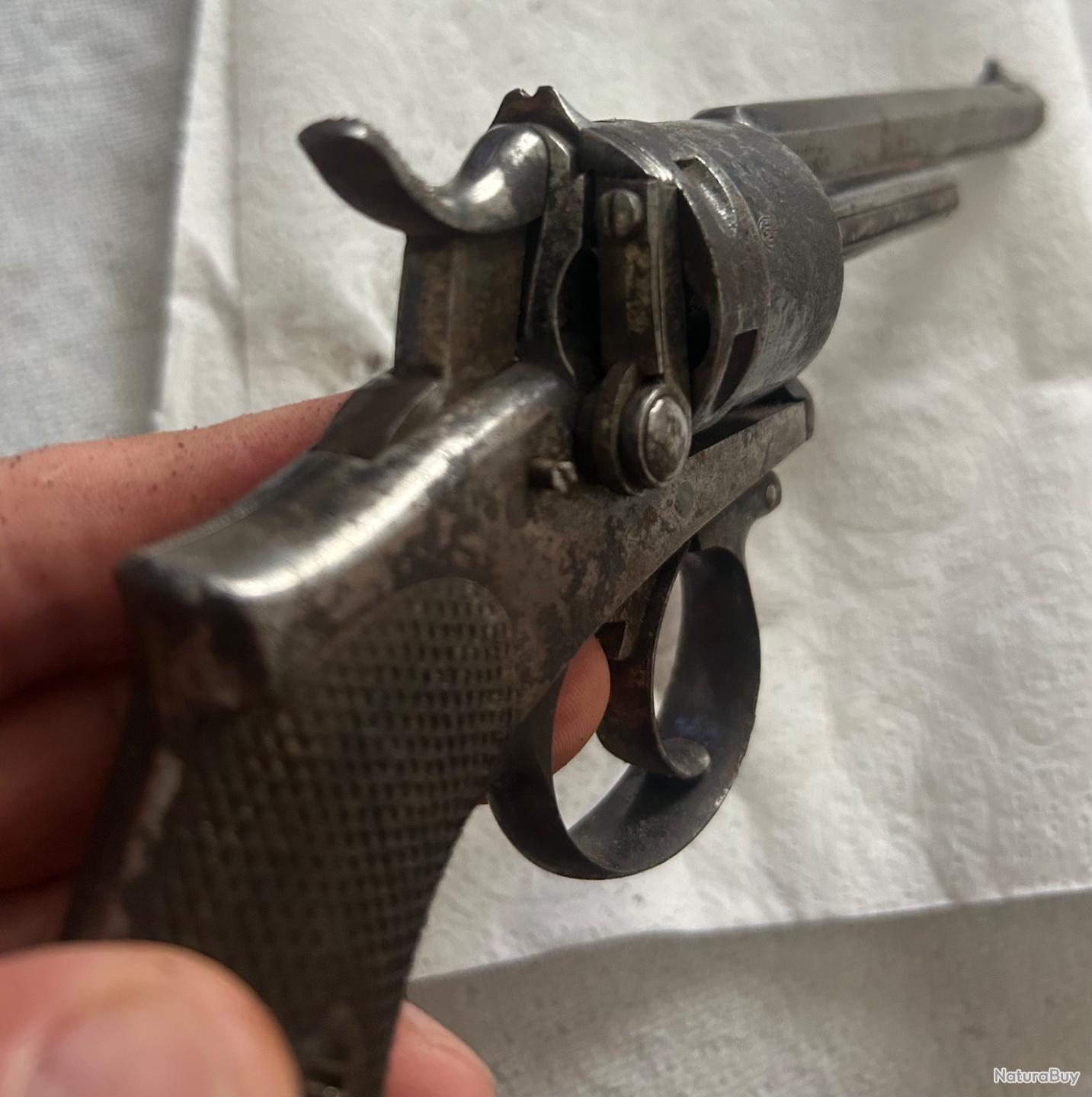 Revolver Chamelot et Delvigne entre 1869 et 1871 Revolver Chamelot et Delvigne entre 1869 et 1871