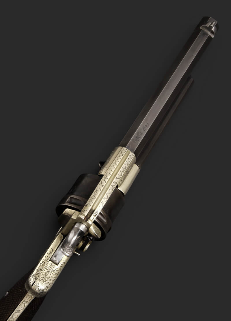 Revolver Chamelot Delvigne modèle 1872 en maillechort gravé Revolver Chamelot Delvigne modèle 1872 en maillechort gravé