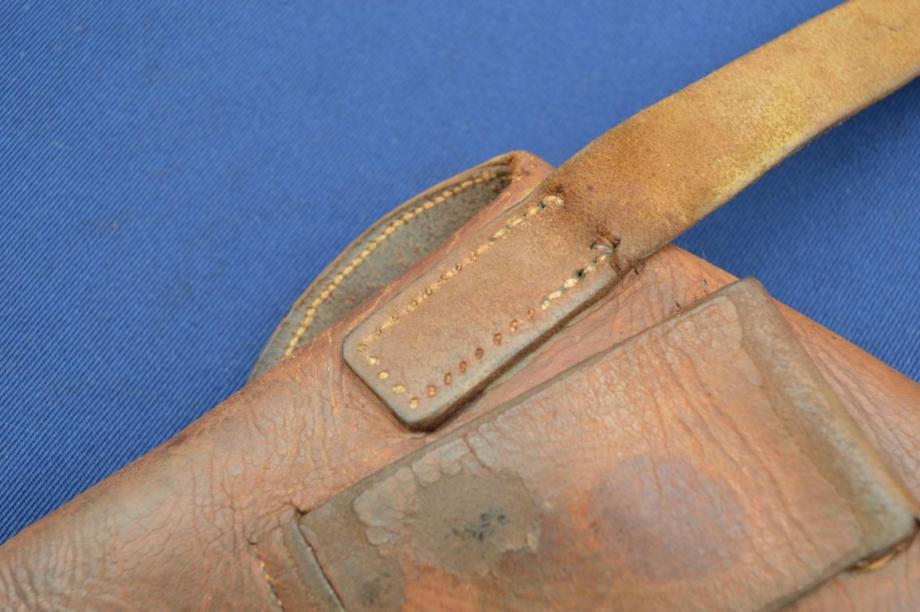étui précoce pour revolver modèle 1873: bretelle cousue