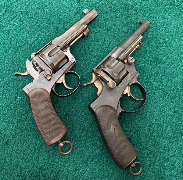 comparaison revolver modèle 1874 et revolver Fagnus Maquaire