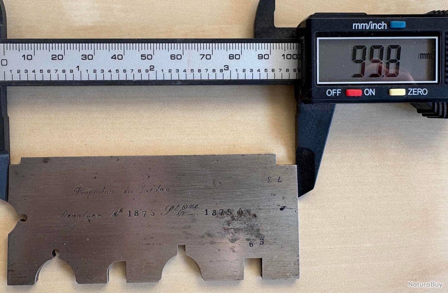 Gabarit vérificateur pour le contrôle des proportions du guidon du revolver réglementaire modèle 1873