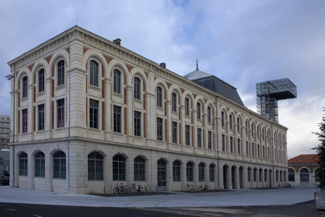 Bâtiment dit de l'Horloge, bureaux de l' ancienne Manufacture Nationale d'Armes (La Manu).