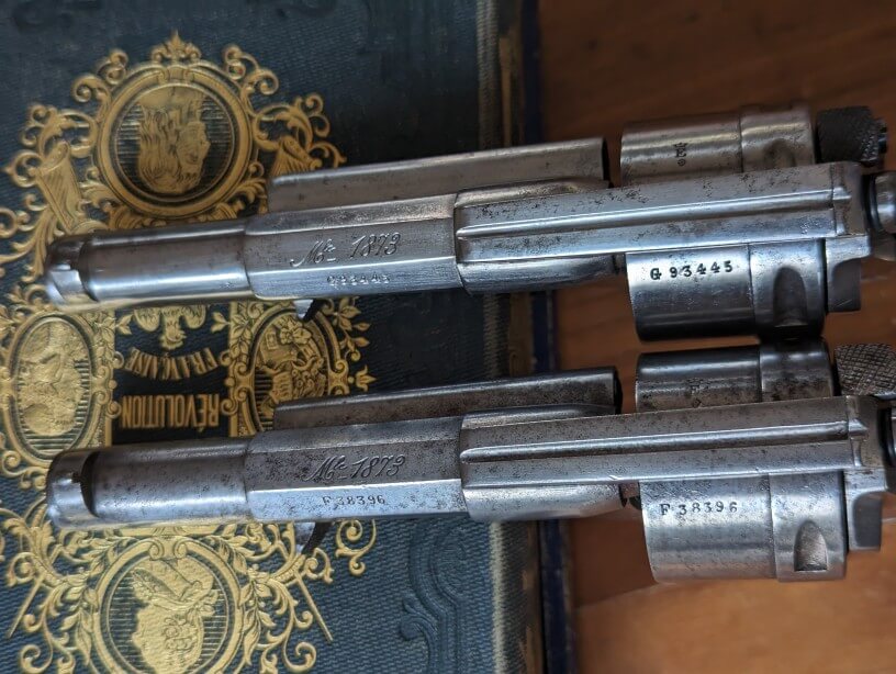 Comparaison des marquages modèle 1873