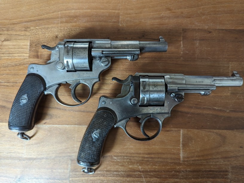 Comparaison de 2 revolvers modèle 1873