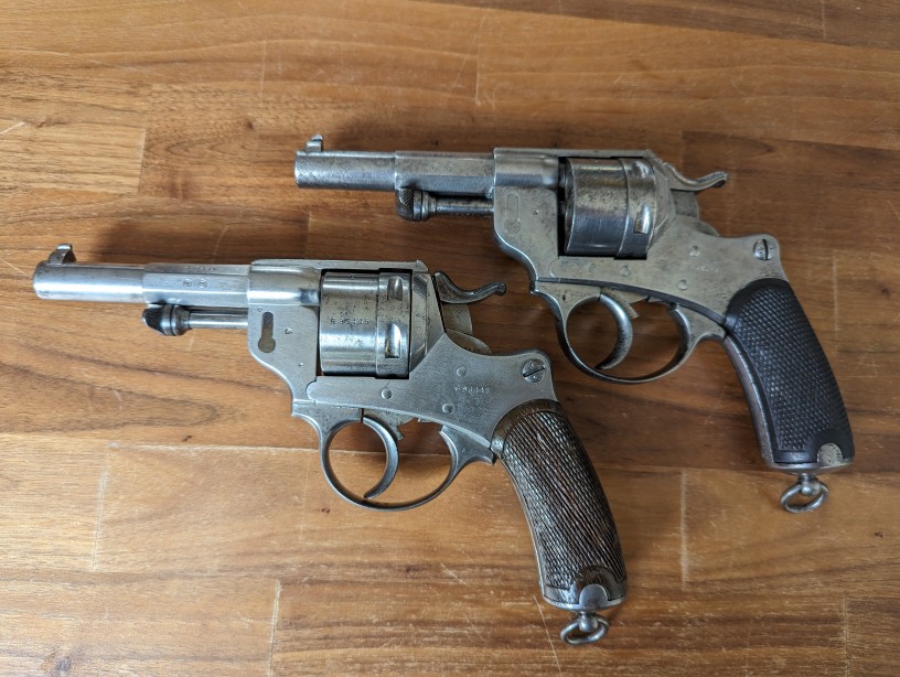 Comparaison de 2 revolvers modèle 1873