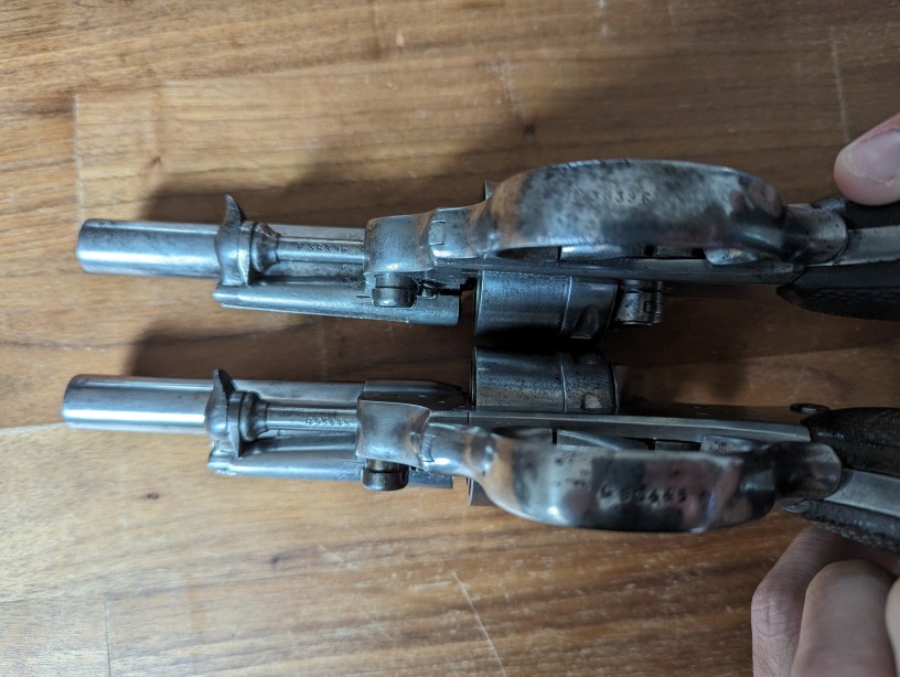 Comparaison de 2 revolvers modèle 1873