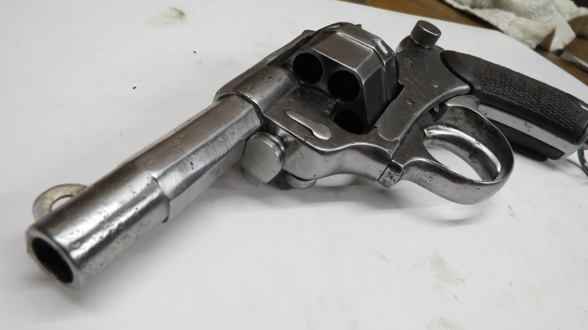 prototype revolver modèle 1873 de la Section Technique de l'Artillerie (STA): modification pour allègement