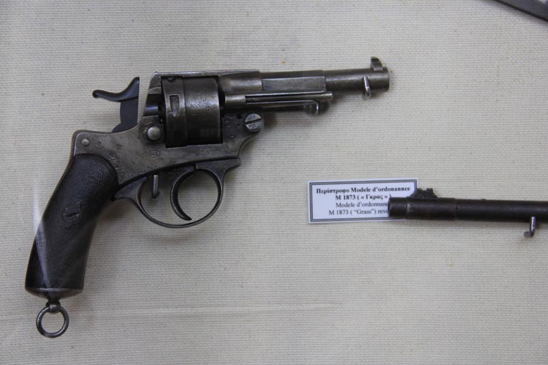 Revolver modèle 1873 Grec, fabriqué par Sutterlin & Lippmann, exposé au Musée de Chou, en Grèce